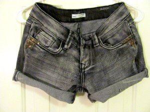 Denim shorts, shala (Flickr)