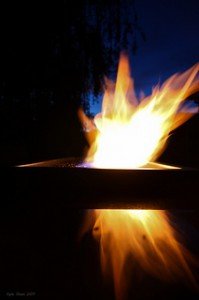 Fire Table Photo by Ayrcan publised under Creative Commons License. http://www.flickr.com/photos/ayrcan/7032313767/
